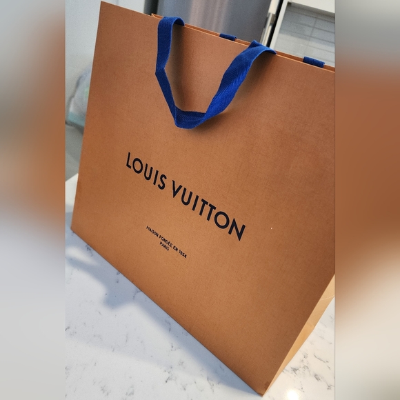 LOUIS VUITTON - XL giftbag (Authentic) - Picture 2 of 5